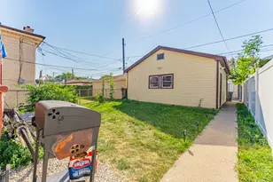 5335 W Barry Ave, Chicago, IL 60641 - Photo 33