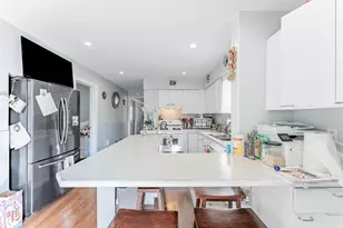 5335 W Barry Ave, Chicago, IL 60641 - Photo 9