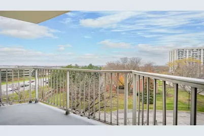 40 N Tower Road #4M, Oak Brook, IL 60523 - Photo 7