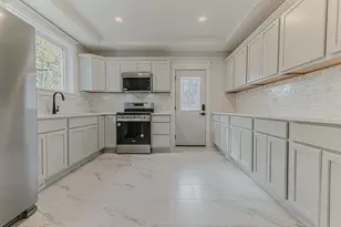 409 Algona Ave, Elgin, IL 60120 - Photo 11