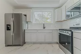 409 Algona Ave, Elgin, IL 60120 - Photo 13