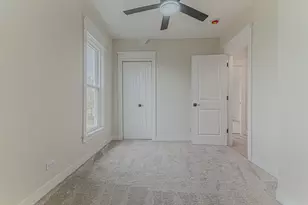 409 Algona Ave, Elgin, IL 60120 - Photo 21