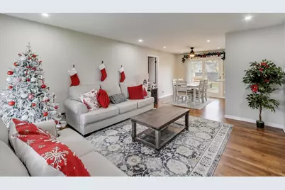 540 Newark Lane, Hoffman Estates, IL 60169 - Photo 3