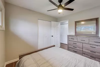 540 Newark Lane, Hoffman Estates, IL 60169 - Photo 15