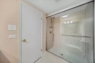 1614 Holly Ave, Darien, IL 60561 - Photo 19