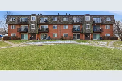9350 Bay Colony Drive #3W, Des Plaines, IL 60016 - Photo 1
