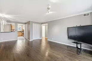 9350 Bay Colony Dr, Des Plaines, IL 60016 - Photo 7