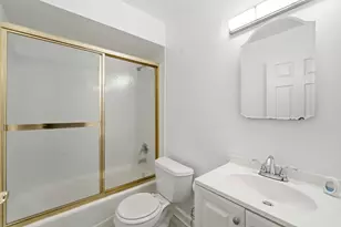 9350 Bay Colony Dr, Des Plaines, IL 60016 - Photo 15