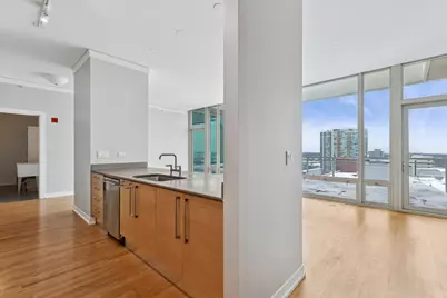 1570 Elmwood Avenue #1504, Evanston, IL 60201 - Photo 7