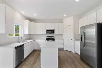 32018 Savannah Drive, Lakemoor, IL 60051 - Photo 11