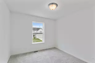 32018 Savannah Dr, Lakemoor, IL 60051 - Photo 19