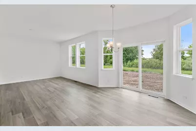 32018 Savannah Drive, Lakemoor, IL 60051 - Photo 7