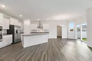 32069 Savannah Dr, Lakemoor, IL 60051 - Photo 5