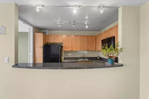 655 W Irving Park Rd, Chicago, IL 60613 - Photo 7