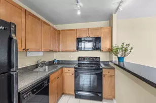 655 W Irving Park Rd, Chicago, IL 60613 - Photo 9