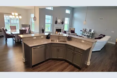 1919 Truman Street, Sycamore, IL 60178 - Photo 9