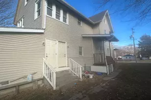 1021 7th St, Rockford, IL 61104 - Photo 27