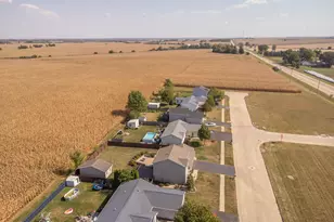 706 E Hewitt St, Forreston, IL 61030 - Photo 31