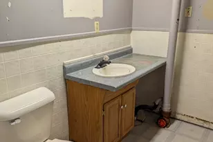 2042 Kenneth Dr, Freeport, IL 61032 - Photo 21