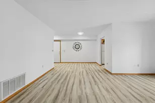 7025 Heritage Cir, Orland Park, IL 60462 - Photo 9