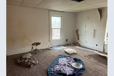 16-18 N Green Avenue, Freeport, IL 61032 - Photo 5