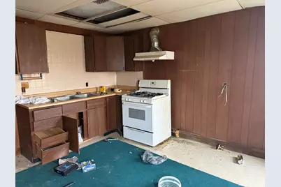 16-18 N Green Avenue, Freeport, IL 61032 - Photo 9