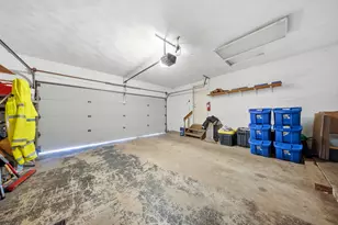 300 Forest Dr, Kirkland, IL 60146 - Photo 27