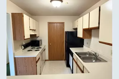 1345 Cunat Court #1B, Lake in the Hills, IL 60156 - Photo 5