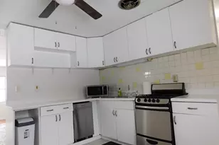 33 Hawthorne Ln, Streamwood, IL 60107 - Photo 5