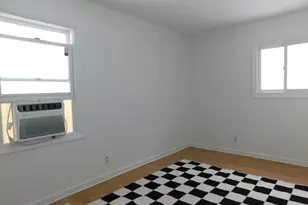 33 Hawthorne Ln, Streamwood, IL 60107 - Photo 9