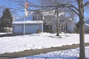 430 Brookhaven Cir, Sugar Grove, IL 60554 - Photo 1