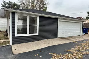 132 S Euclid Ave, Villa Park, IL 60181 - Photo 3