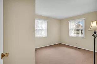 2302 Blackthorn Dr, Champaign, IL 61821 - Photo 19