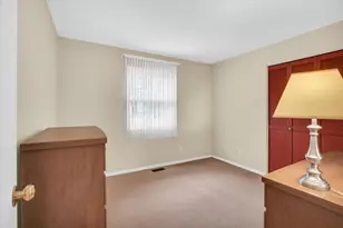 2302 Blackthorn Dr, Champaign, IL 61821 - Photo 7