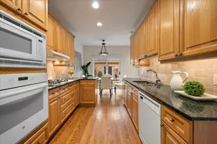 1743 Melise Dr, Glenview, IL 60025 - Photo 9