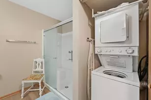 605 Barrington Ave, East Dundee, IL 60118 - Photo 15