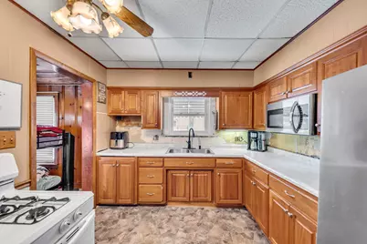 411 E 5th Street, Momence, IL 60954 - Photo 7