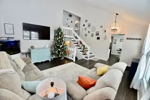 1014 Stonehedge Ct, Crystal Lake, IL 60014 - Photo 5