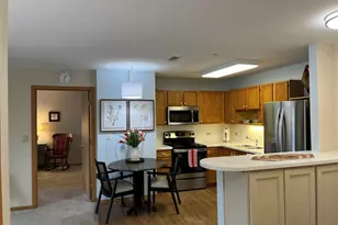 605 Barrington Ave, East Dundee, IL 60118 - Photo 5