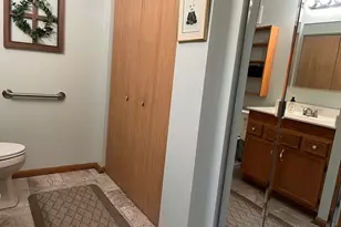 605 Barrington Ave, East Dundee, IL 60118 - Photo 19