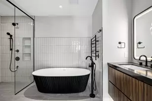 1114 W Carroll Ave, Chicago, IL 60607 - Photo 17