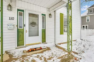 110 E Barker St, Tuscola, IL 61953 - Photo 3