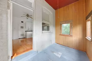 7841 S Burnham Ave, Chicago, IL 60649 - Photo 29