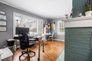 1233 E Jefferson St, Bloomington, IL 61701 - Photo 15