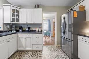 1233 E Jefferson St, Bloomington, IL 61701 - Photo 11