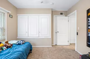 1233 E Jefferson St, Bloomington, IL 61701 - Photo 23