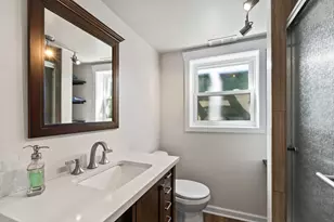 5823 Stuart Ln, Oak Forest, IL 60452 - Photo 15