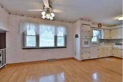 231 N Flora Parkway, Addison, IL 60101 - Photo 7