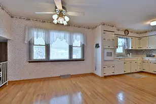 231 N Flora Pkwy, Addison, IL 60101 - Photo 7