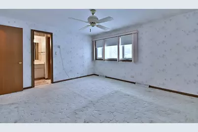 231 N Flora Parkway, Addison, IL 60101 - Photo 15